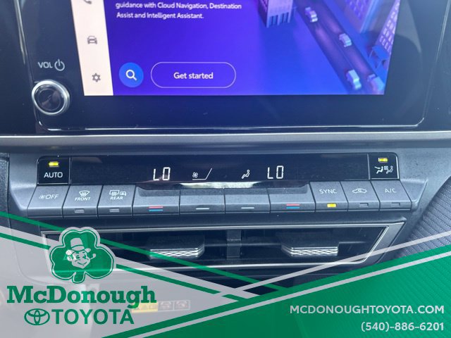 Used 2025 Toyota Camry SE FWD image 5