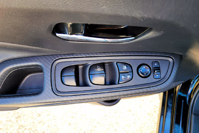 Used 2025 Nissan Versa SV FWD image 17