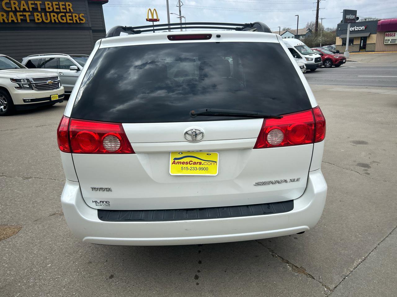 Used 2010 Toyota Sienna XLE FWD image 4