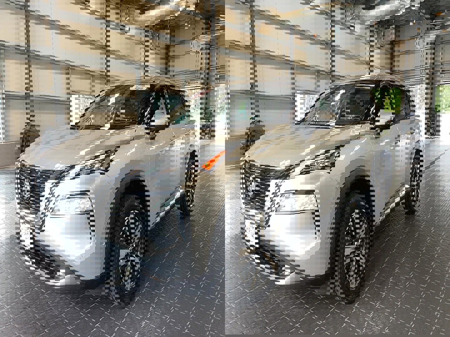 Used 2022 Nissan Rogue SL w/ SL Premium Package image 3