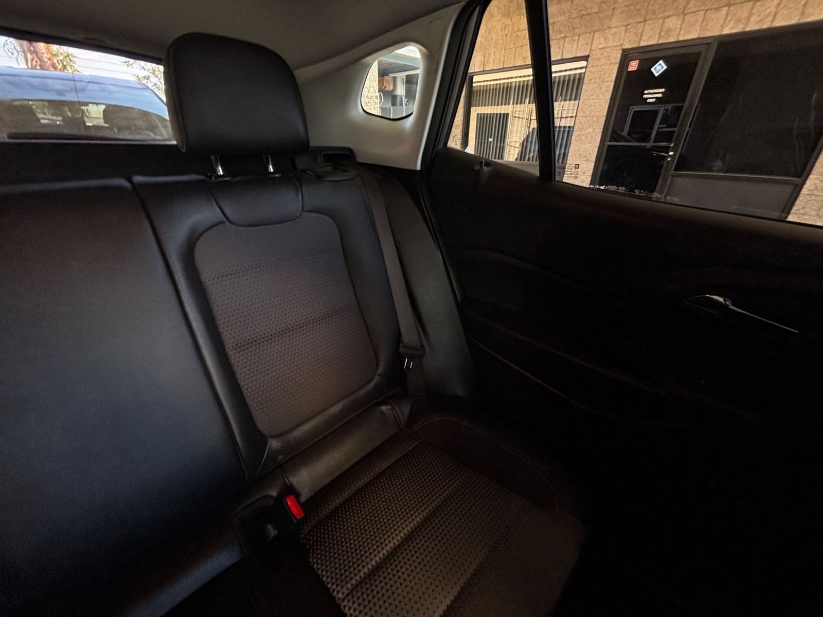 Used 2025 Chevrolet Trax LT FWD image 36