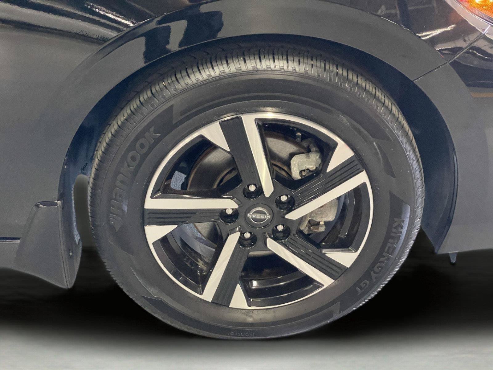 Used 2025 Nissan Sentra SV w/ All-Weather Package FWD image 39