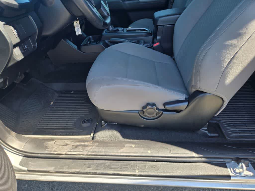 Used 2023 Toyota Tacoma SR w/ SR Convenience Package AWD/4WD image 18