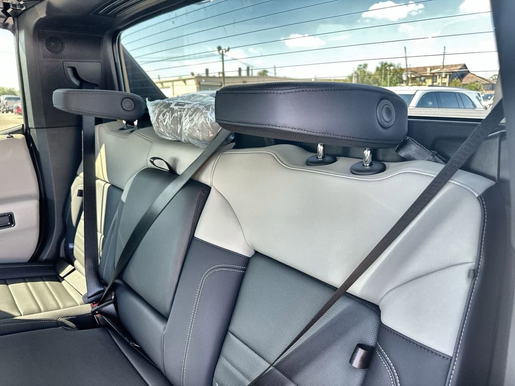 New 2026 GMC Hummer EV 4x4 Crew Cab image 18