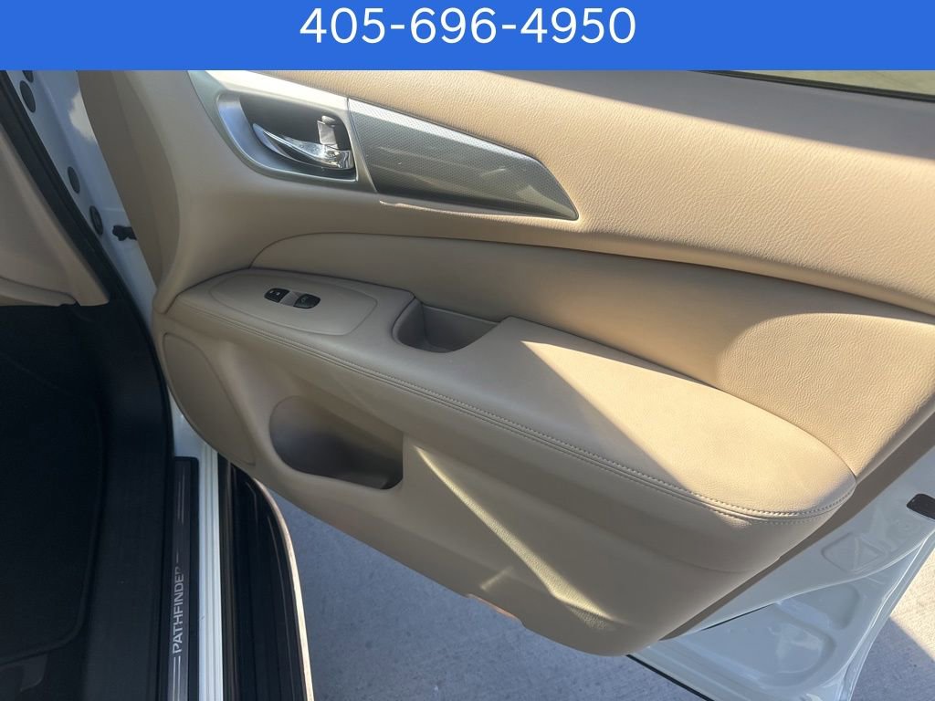 Used 2019 Nissan Pathfinder SL w/ Cargo Package image 28