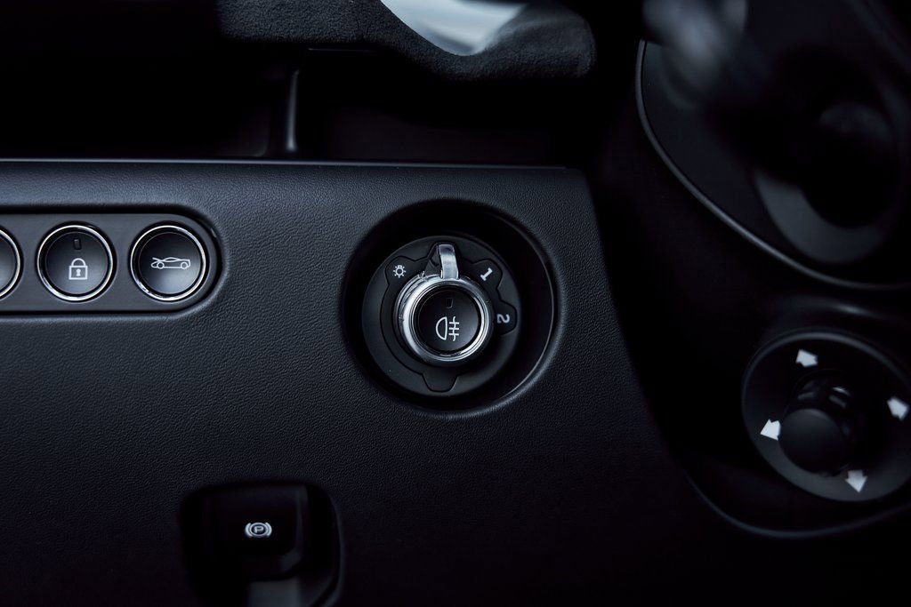 Used 2025 McLaren Artura Spider image 54