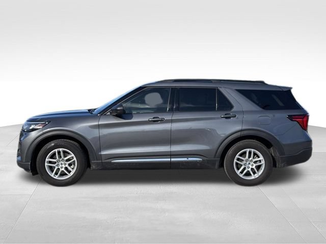 Used 2025 Ford Explorer Active w/ Active Comfort Package RWD image 2