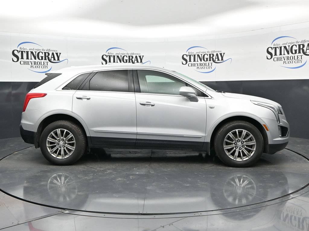 Used 2017 Cadillac XT5 Luxury w/ Driver Awareness Package FWD image 8