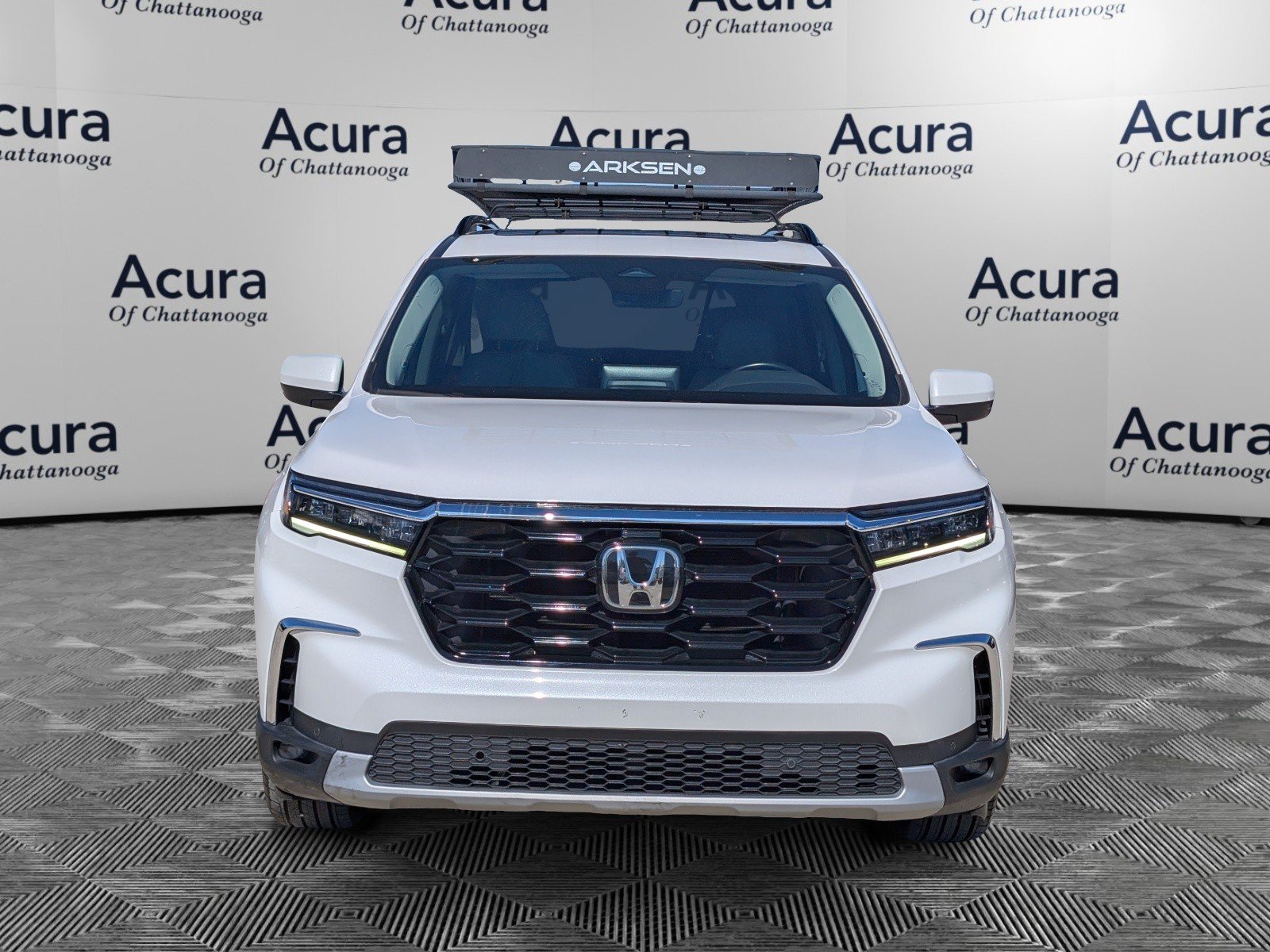Used 2024 Honda Pilot Touring image 3