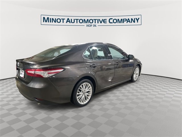 Used 2018 Toyota Camry XLE image 8