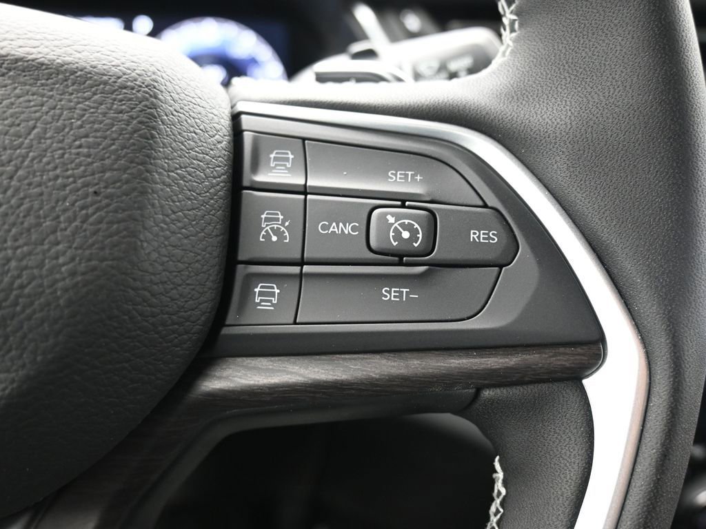 New 2025 Jeep Grand Cherokee Limited w/ Trailer Tow Package image 23