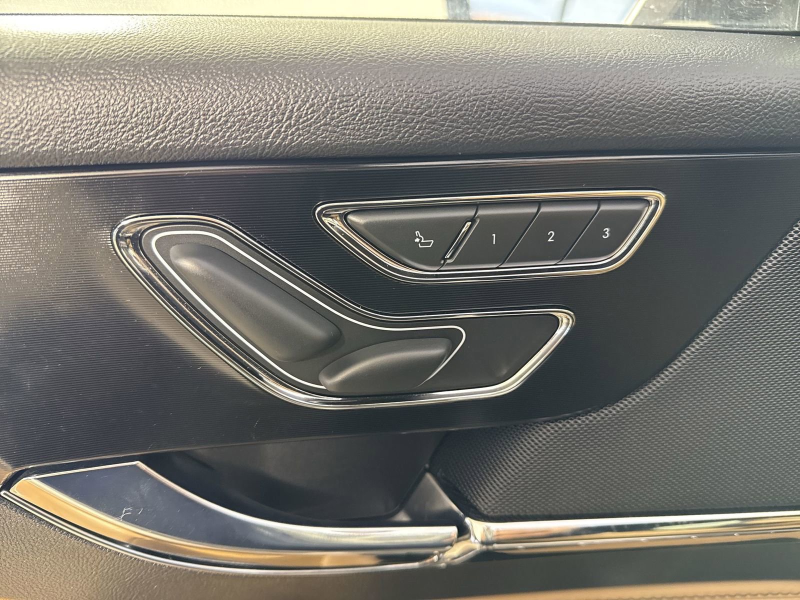 Used 2021 Lincoln Corsair Reserve w/ Equipment Group 201A image 21