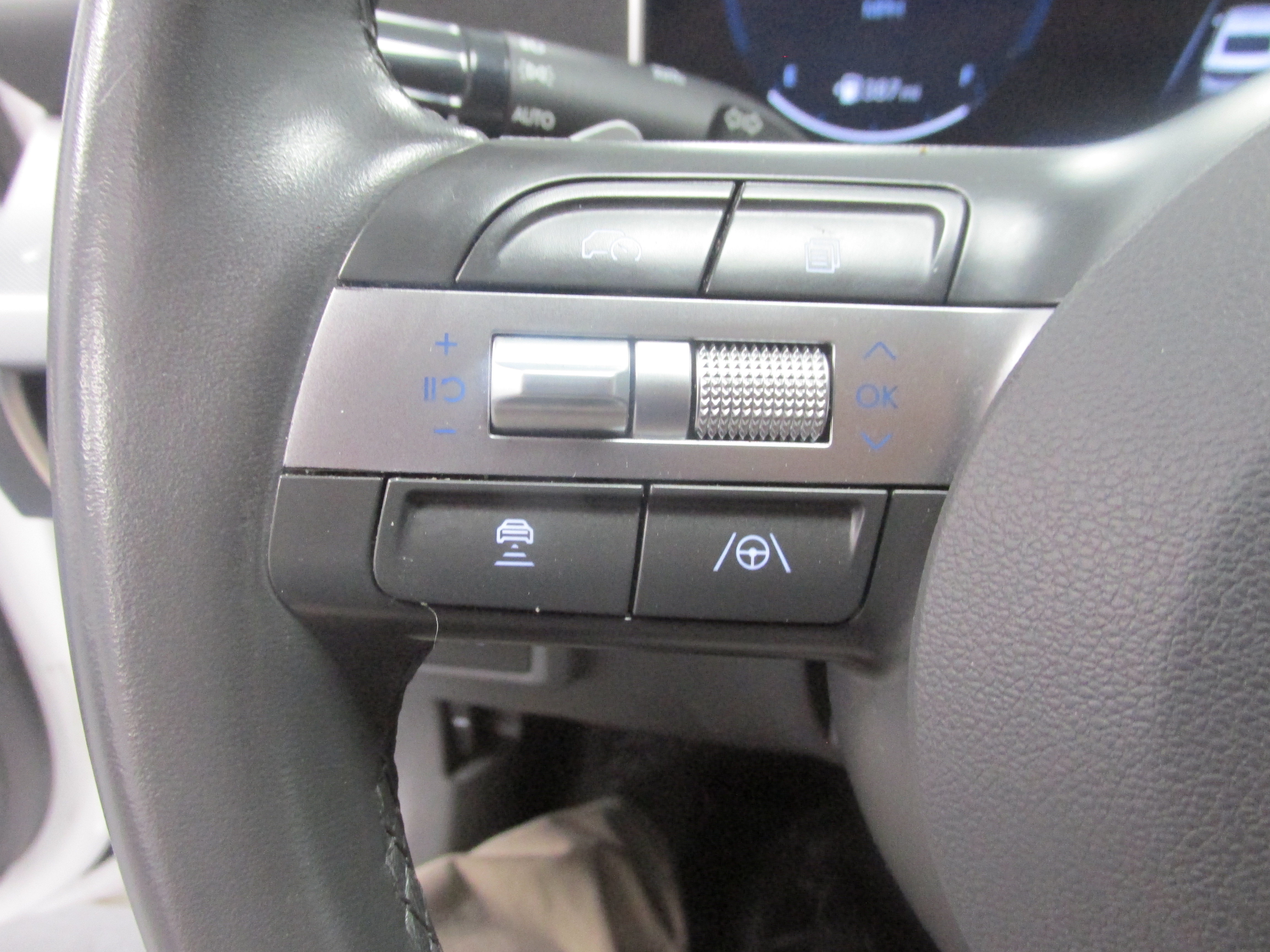 Used 2024 Hyundai Sonata SEL w/ Convenience Package FWD image 28