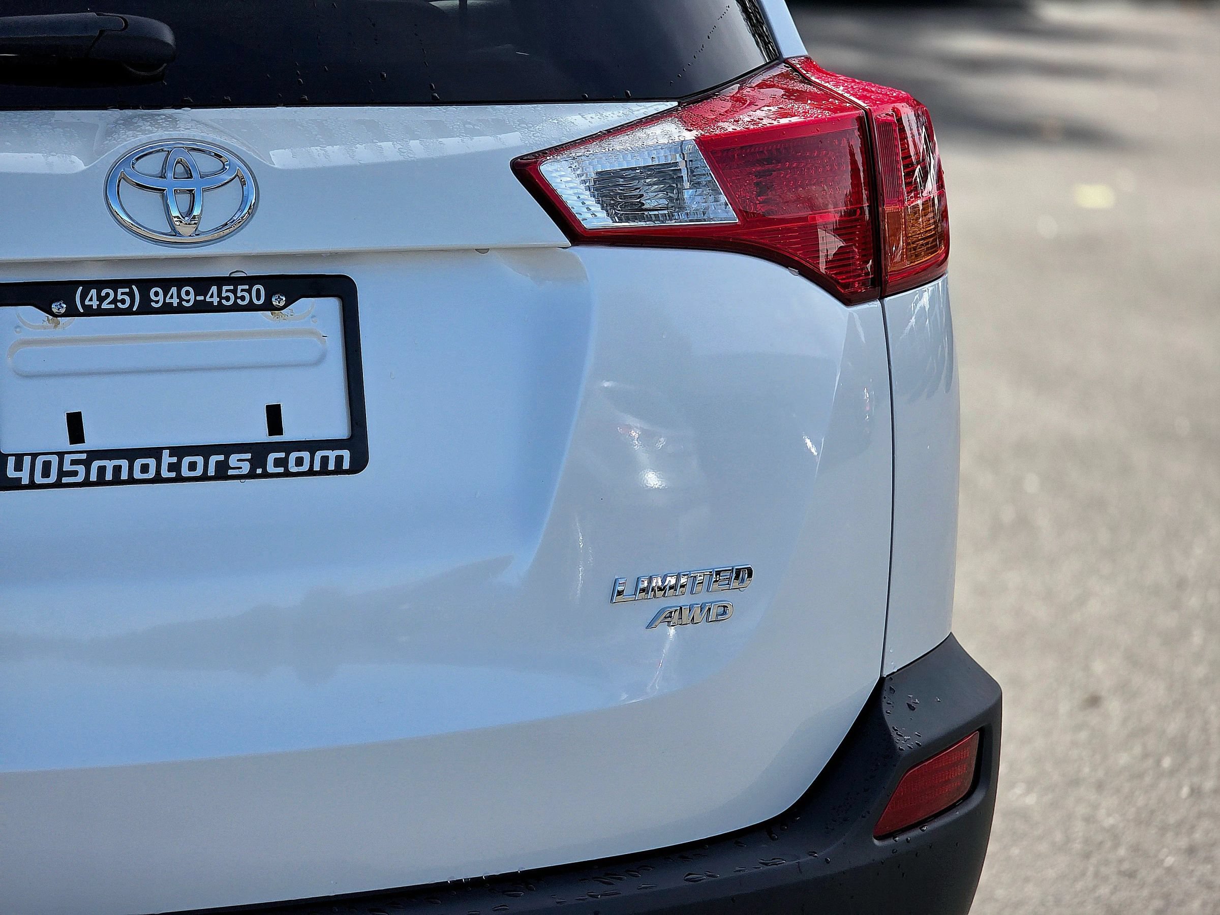 Used 2014 Toyota RAV4 Limited w/ Technology Package AWD/4WD image 10
