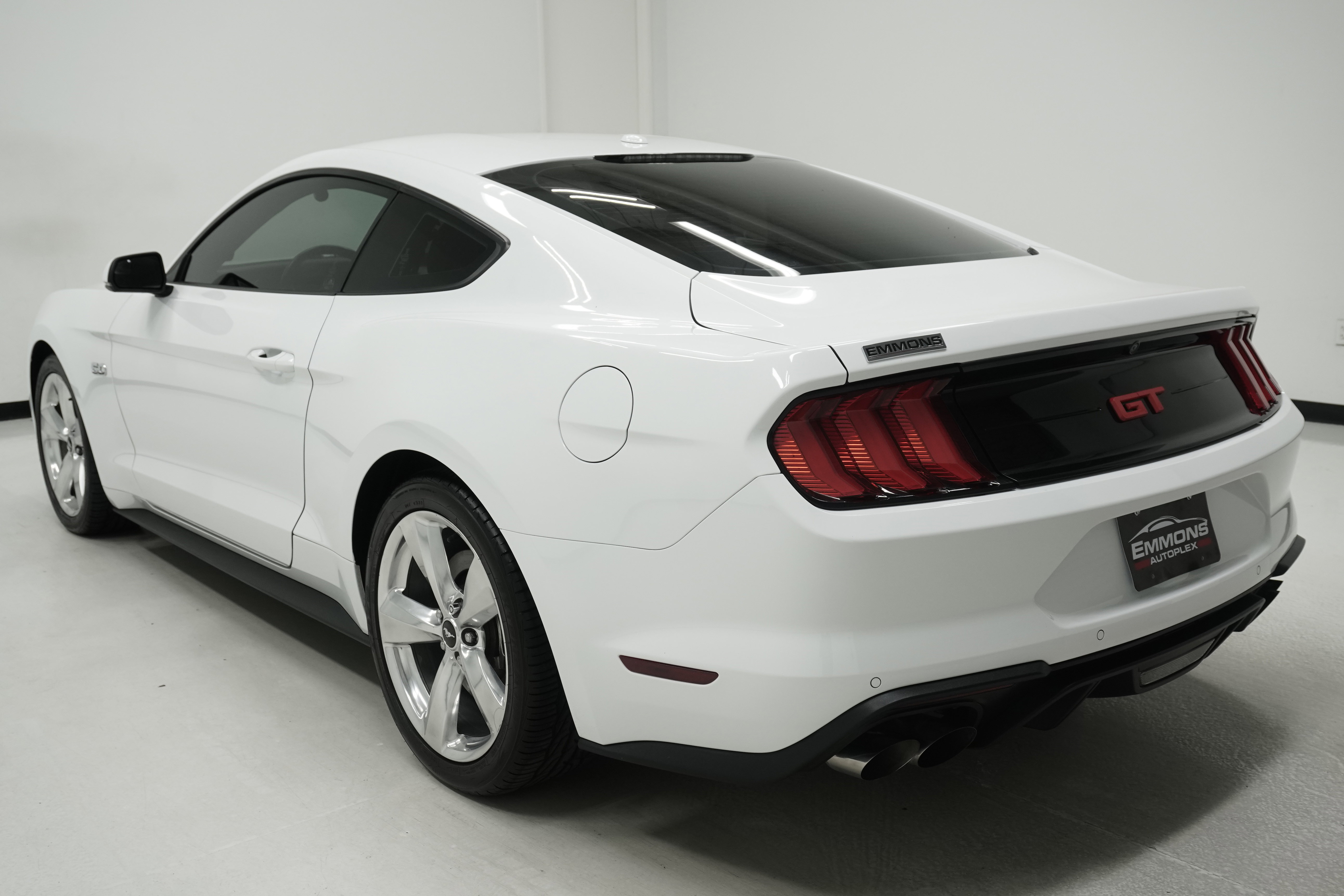 Used 2018 Ford Mustang GT Premium RWD image 6
