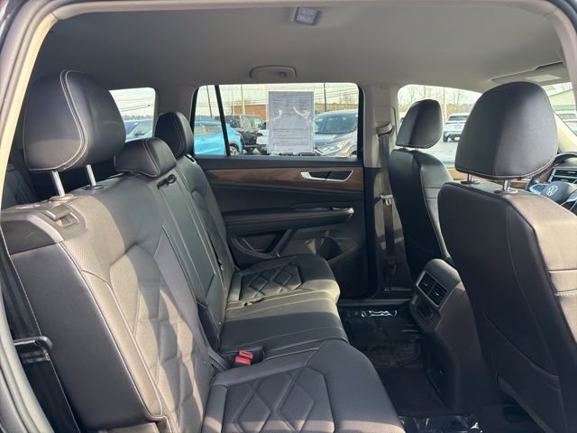 Used 2024 Volkswagen Atlas SE image 22