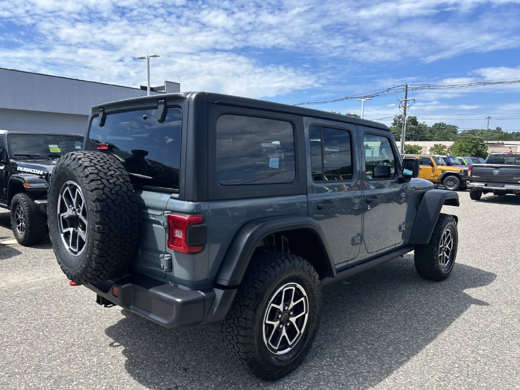 Used 2026 Jeep Wrangler Unlimited Rubicon AWD/4WD image 3