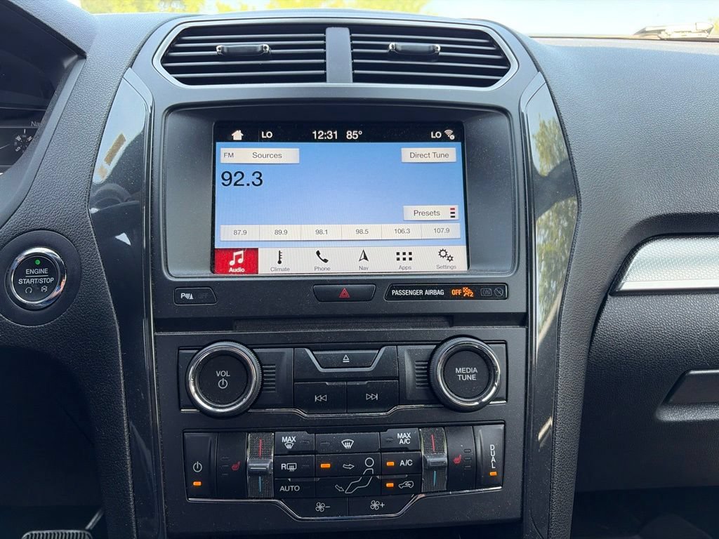 Used 2018 Ford Explorer XLT w/ Equipment Group 202A AWD/4WD image 13