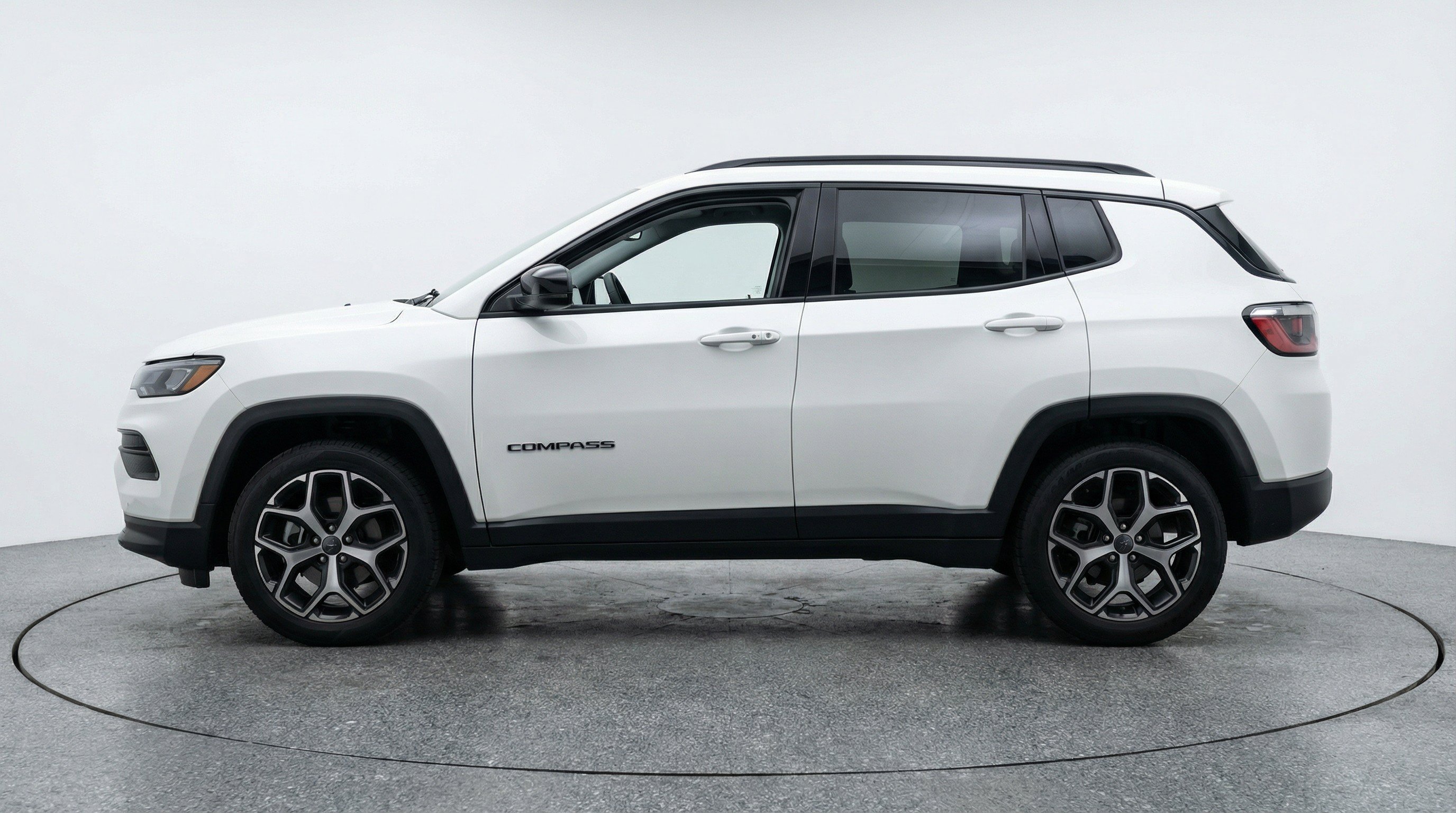Used 2025 Jeep Compass Limited AWD/4WD image 5