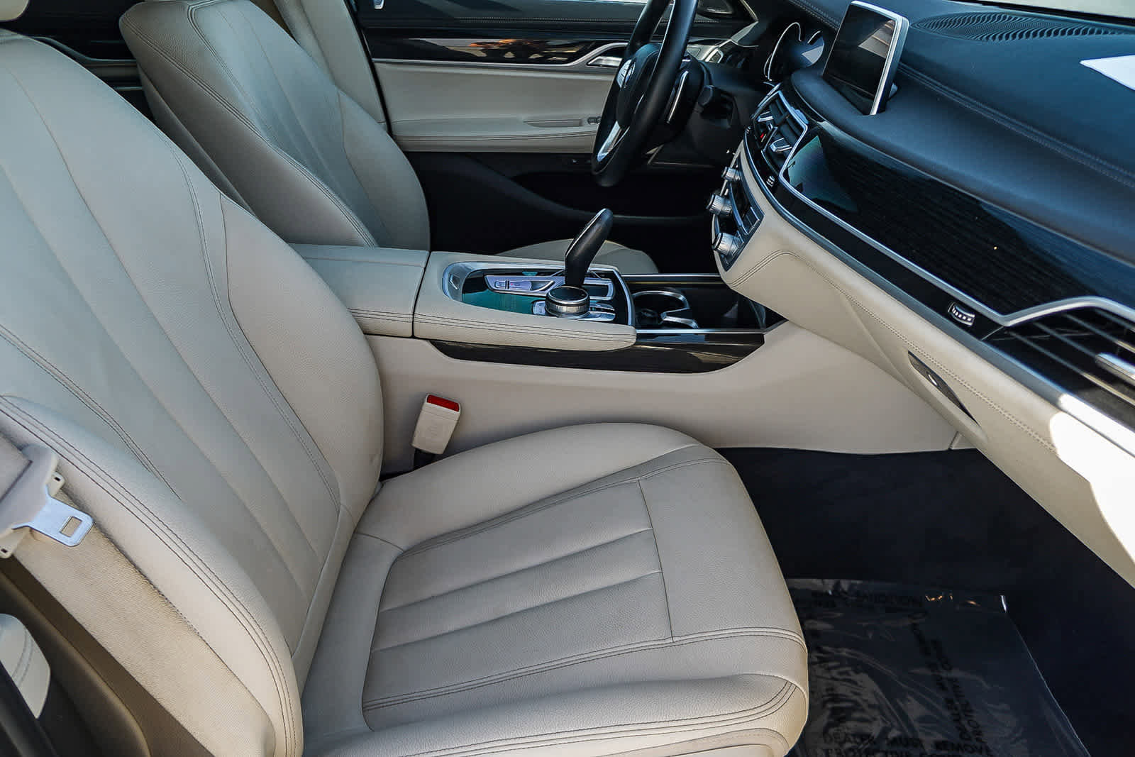 Used 2019 BMW 740i image 20