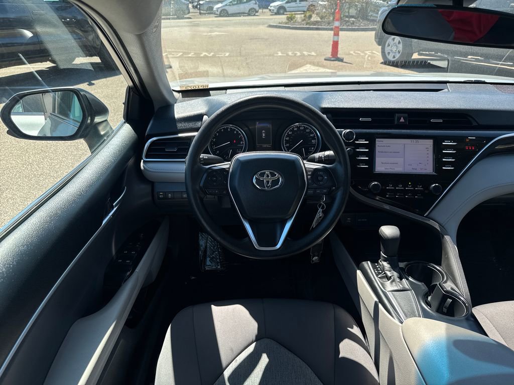 Used 2018 Toyota Camry LE FWD image 11