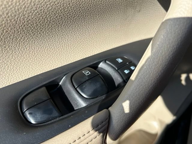 Used 2015 Nissan Rogue S AWD/4WD image 27