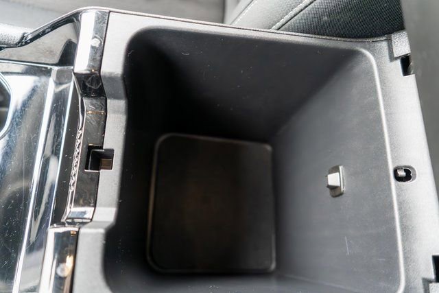 Used 2023 Jeep Grand Cherokee Laredo AWD/4WD image 33