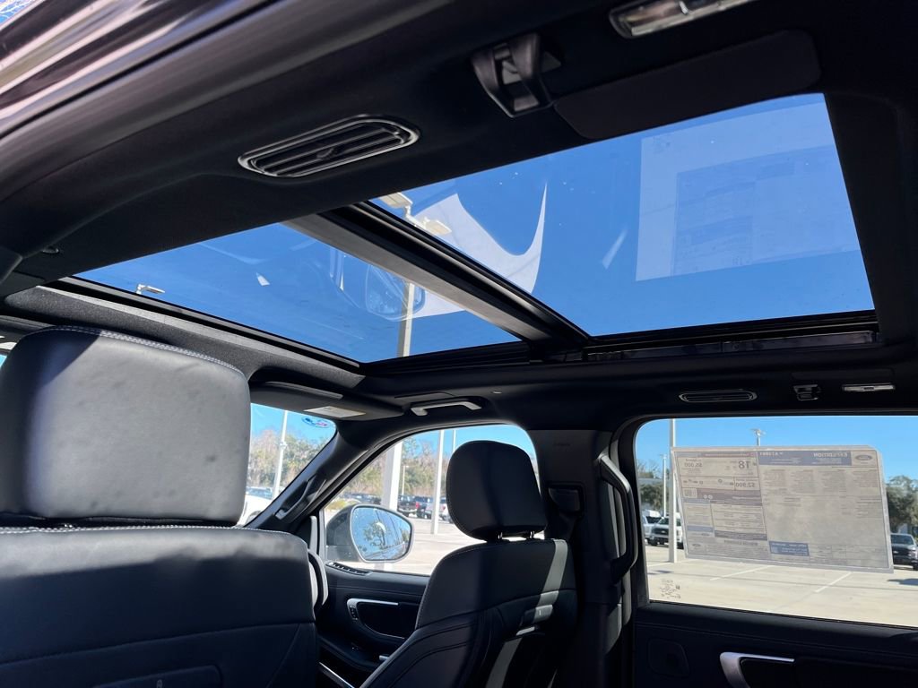 New 2025 Ford Expedition Platinum w/ Stealth Performance Package AWD/4WD image 8