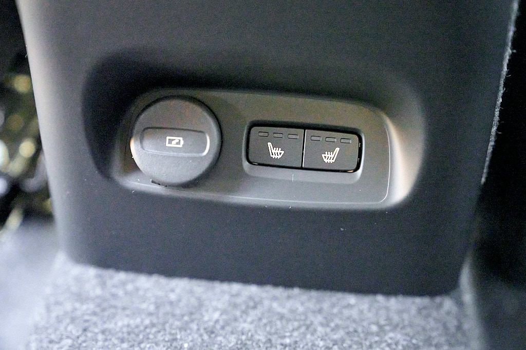 New 2026 Volvo XC40 B5 Plus AWD/4WD image 22