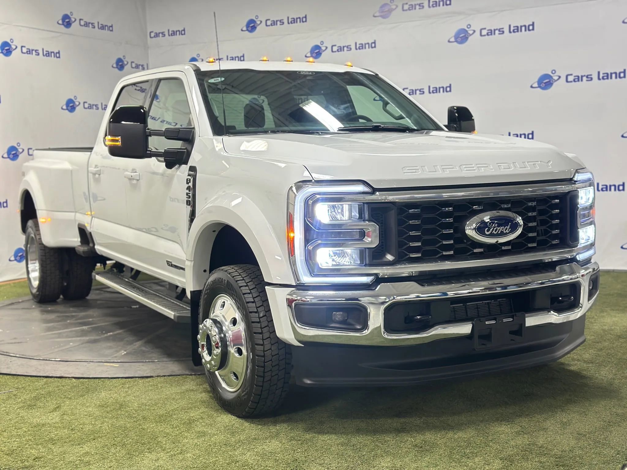 Used 2025 Ford F450 Lariat image 1
