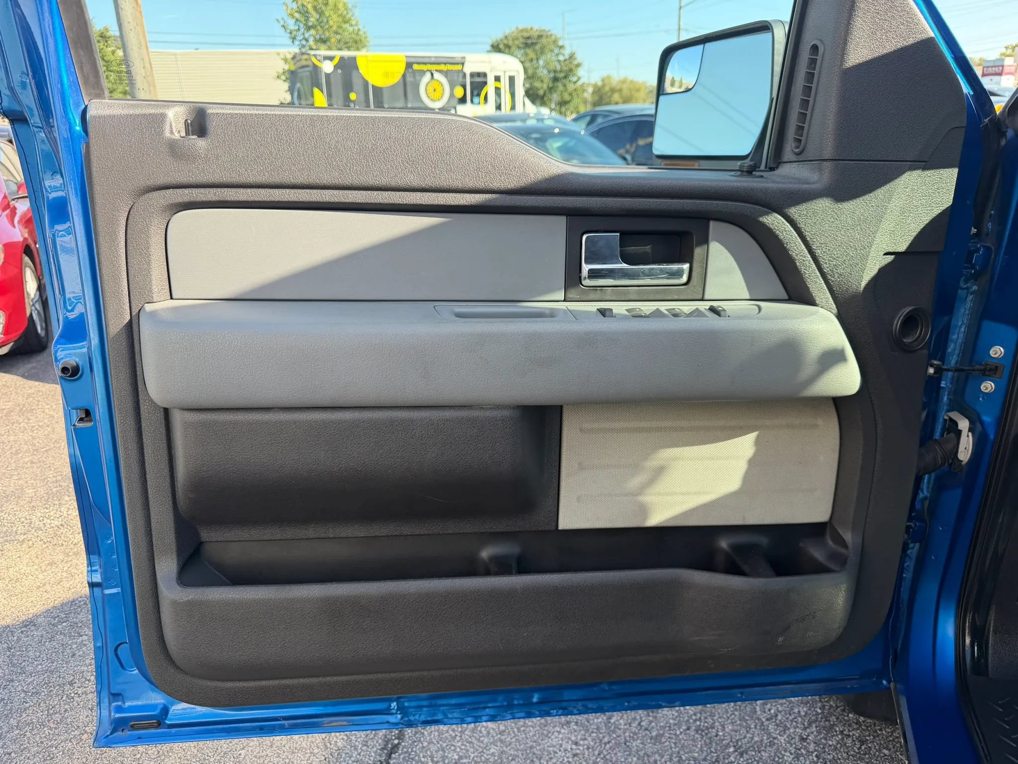 Used 2013 Ford F150 XLT w/ Luxury Equipment Group AWD/4WD image 12