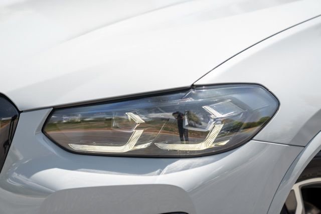 Used 2023 BMW X4 xDrive30i w/ M Sport Package image 4