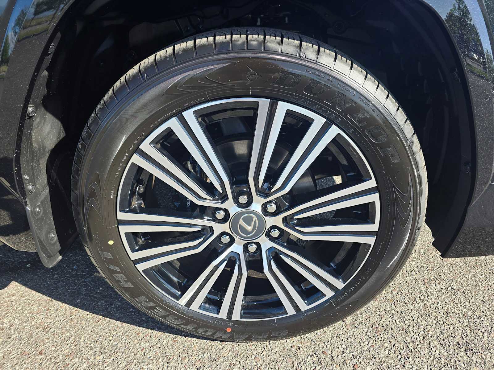 New 2026 Lexus LX 600 4WD w/ Luxury Package image 9