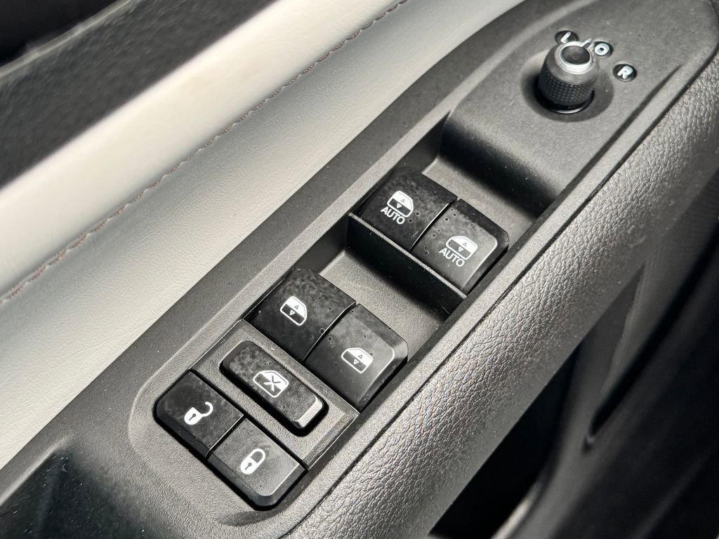 Used 2023 Jeep Compass Limited AWD/4WD image 29