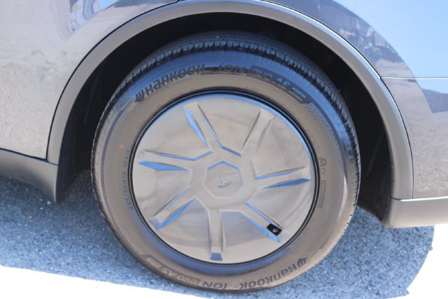 Used 2026 Tesla Model Y 2WD image 6