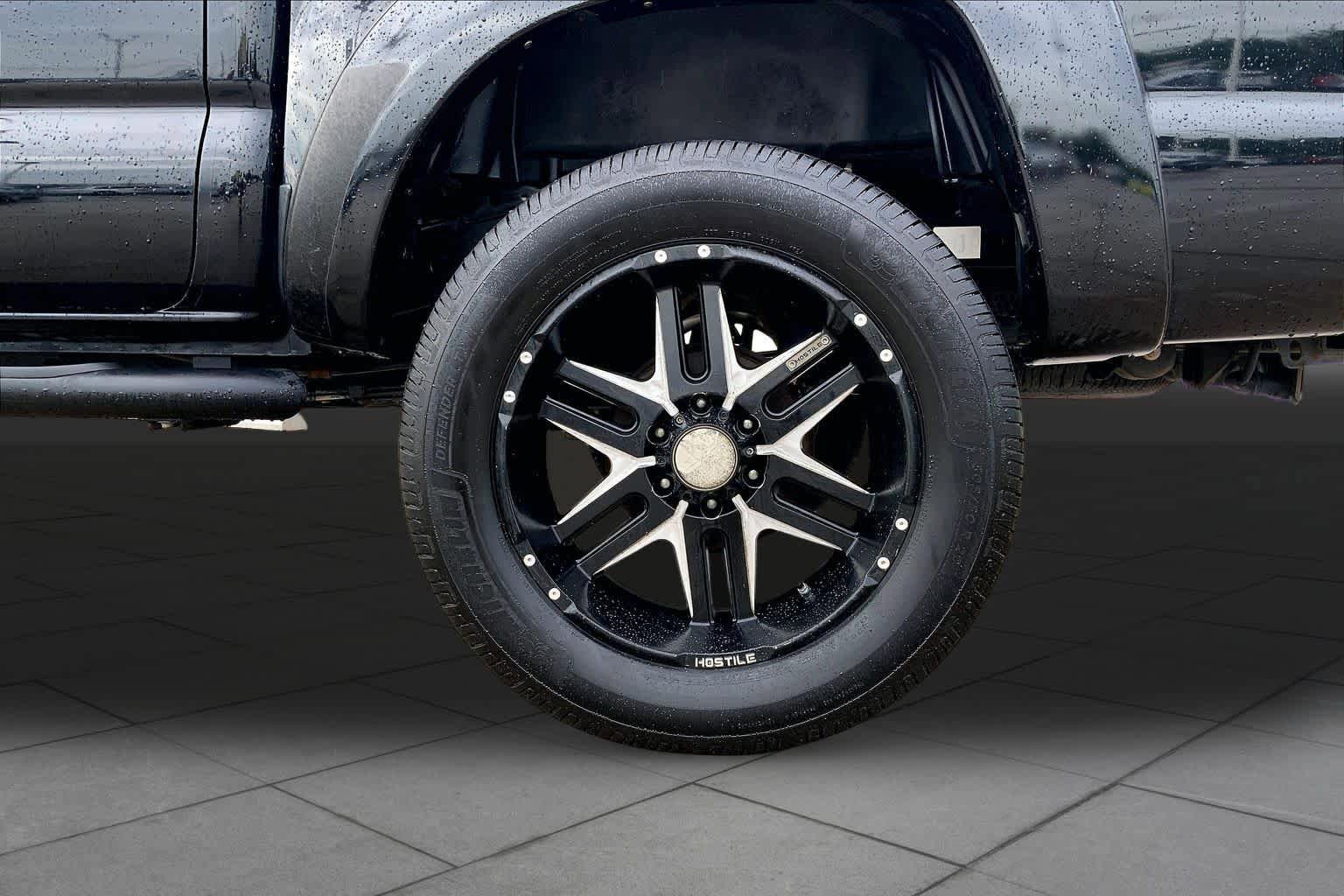 Used 2015 Toyota Tacoma PreRunner w/ TRD Sport Package RWD image 8