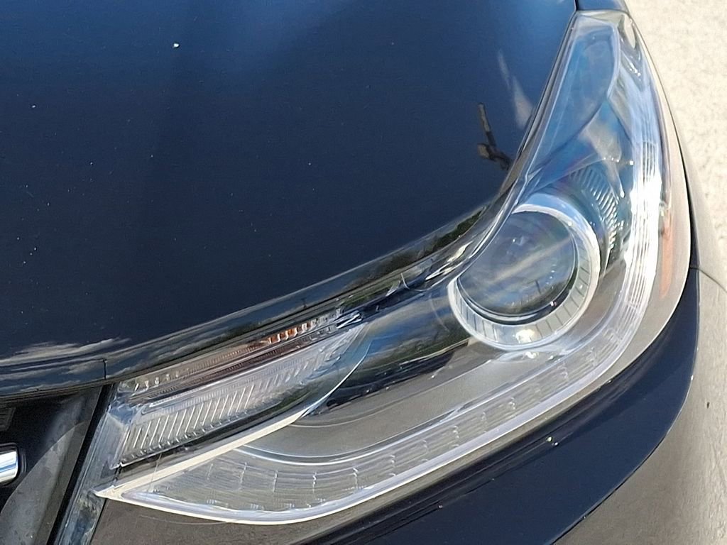 Used 2022 Chevrolet Trax LT w/ Midnight Edition image 12