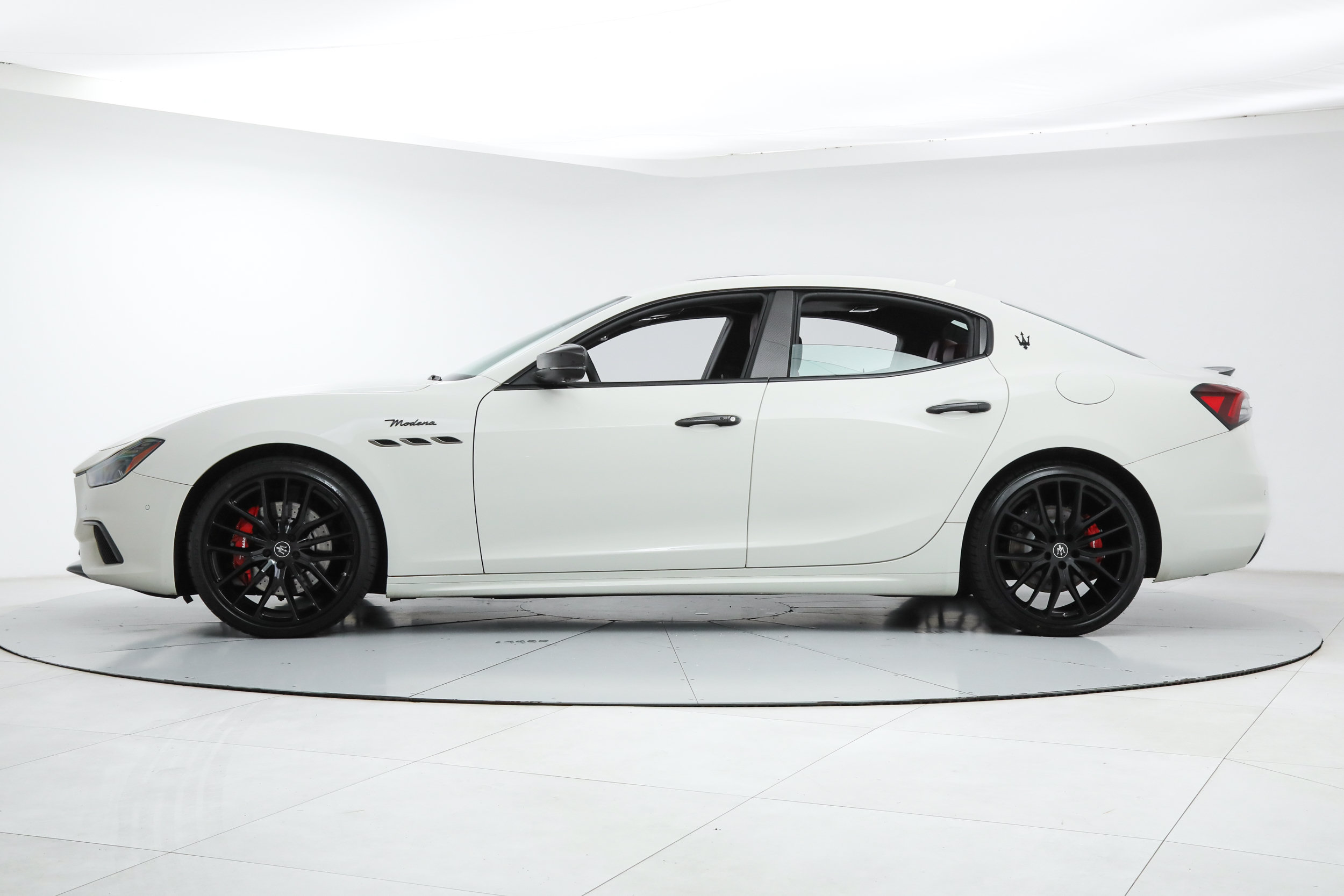 Certified 2023 Maserati Ghibli Modena RWD image 2