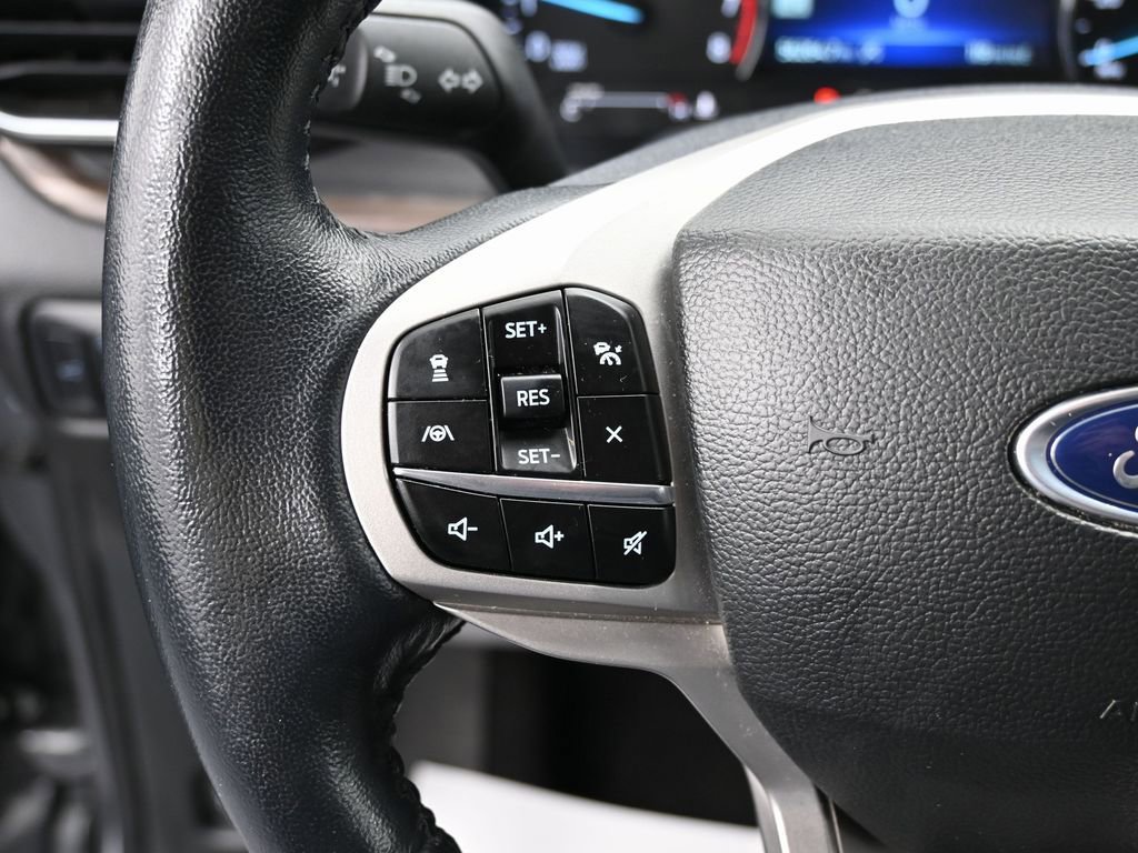Used 2023 Ford Explorer Limited image 19