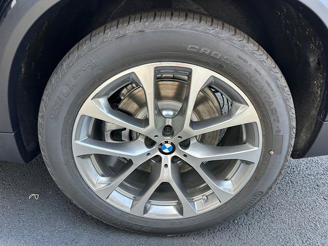 New 2026 BMW X5 xDrive50e w/ Premium Package AWD/4WD image 7