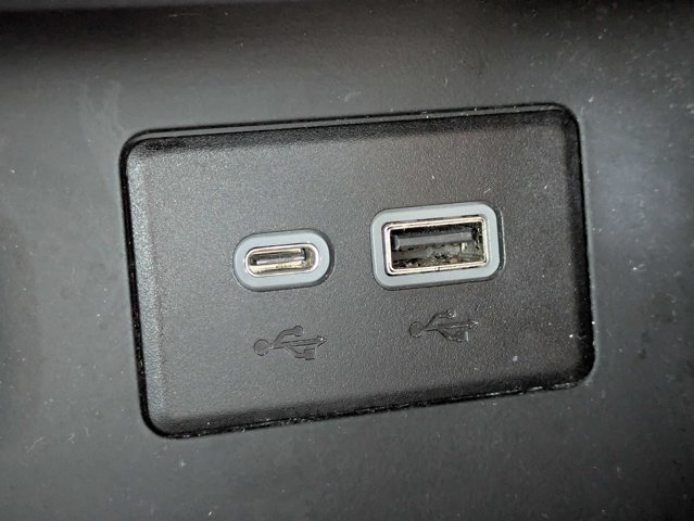 Used 2020 GMC Acadia SLE w/ Driver Convenience Package FWD image 23