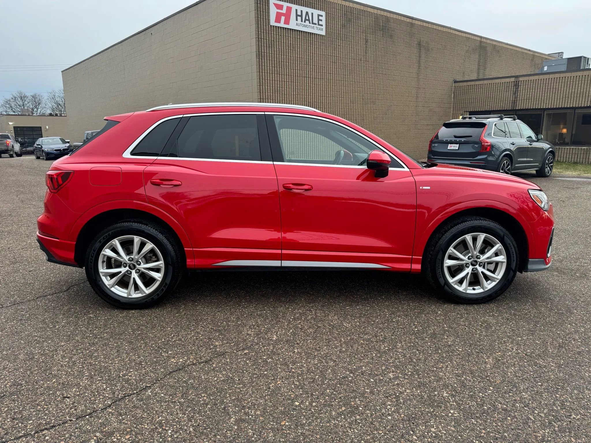 Used 2024 Audi Q3 2.0T Premium image 11