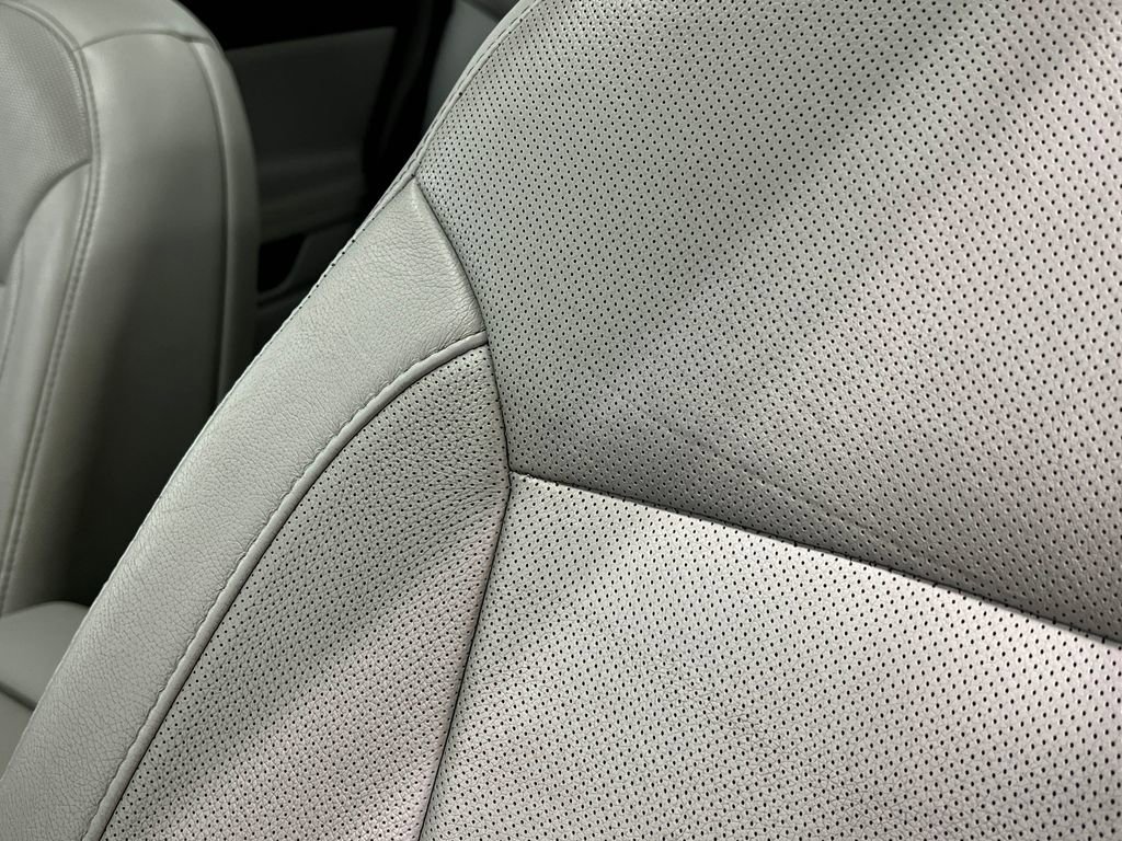 Used 2019 GMC Acadia SLT image 19