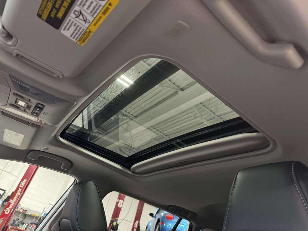 Used 2025 Toyota RAV4 Limited w/ Advanced Technology Package image 18