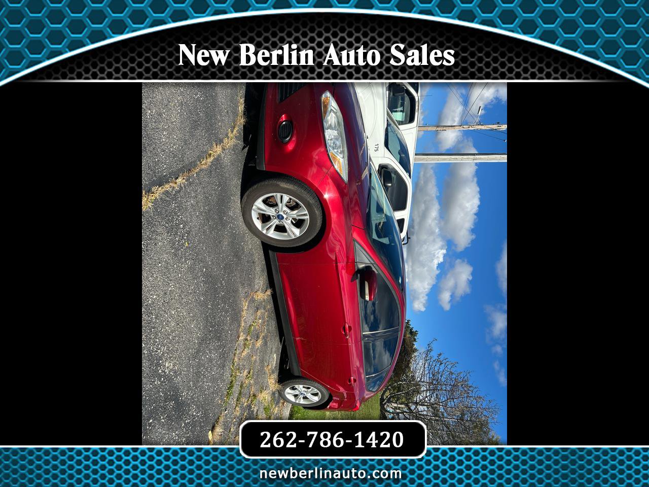 Used 2013 Ford Focus SE w/ SE Winter Pkg image 1