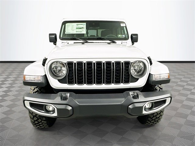 New 2025 Jeep Gladiator Sport image 2