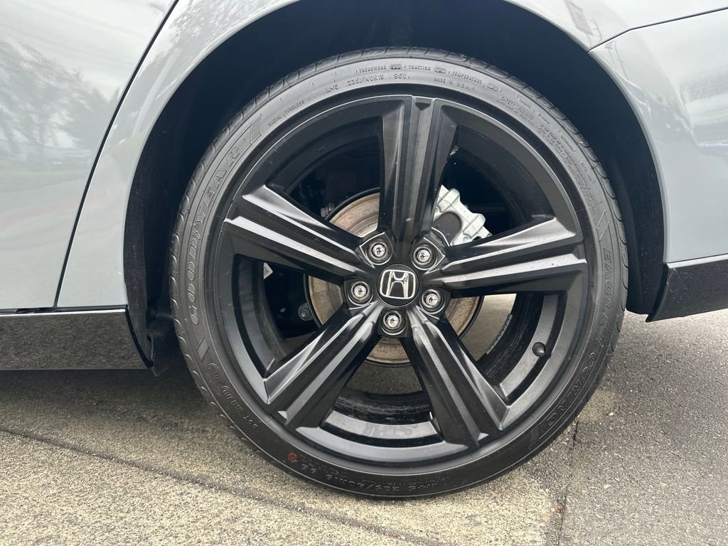 Used 2025 Honda Accord Sport image 28