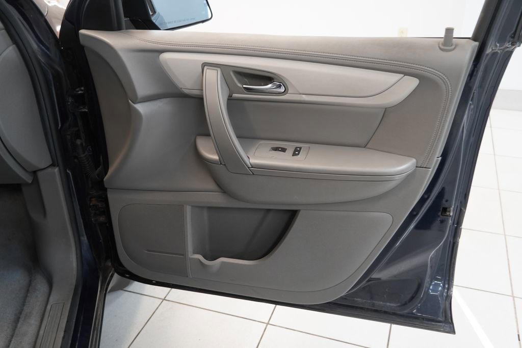 Used 2017 Chevrolet Traverse LS FWD image 28