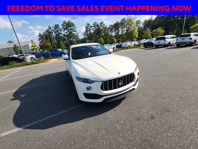 Used 2017 Maserati Levante AWD/4WD image 3