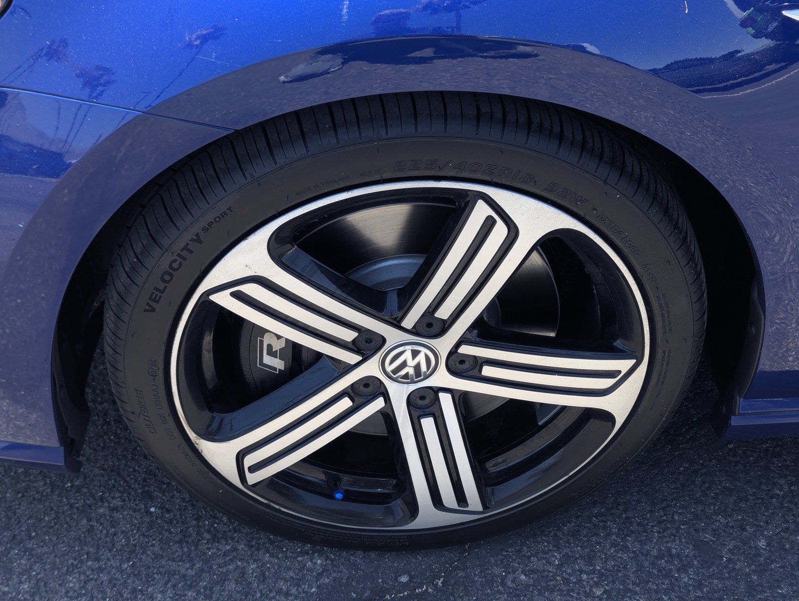 Used 2016 Volkswagen Golf R 4-Door AWD/4WD image 7
